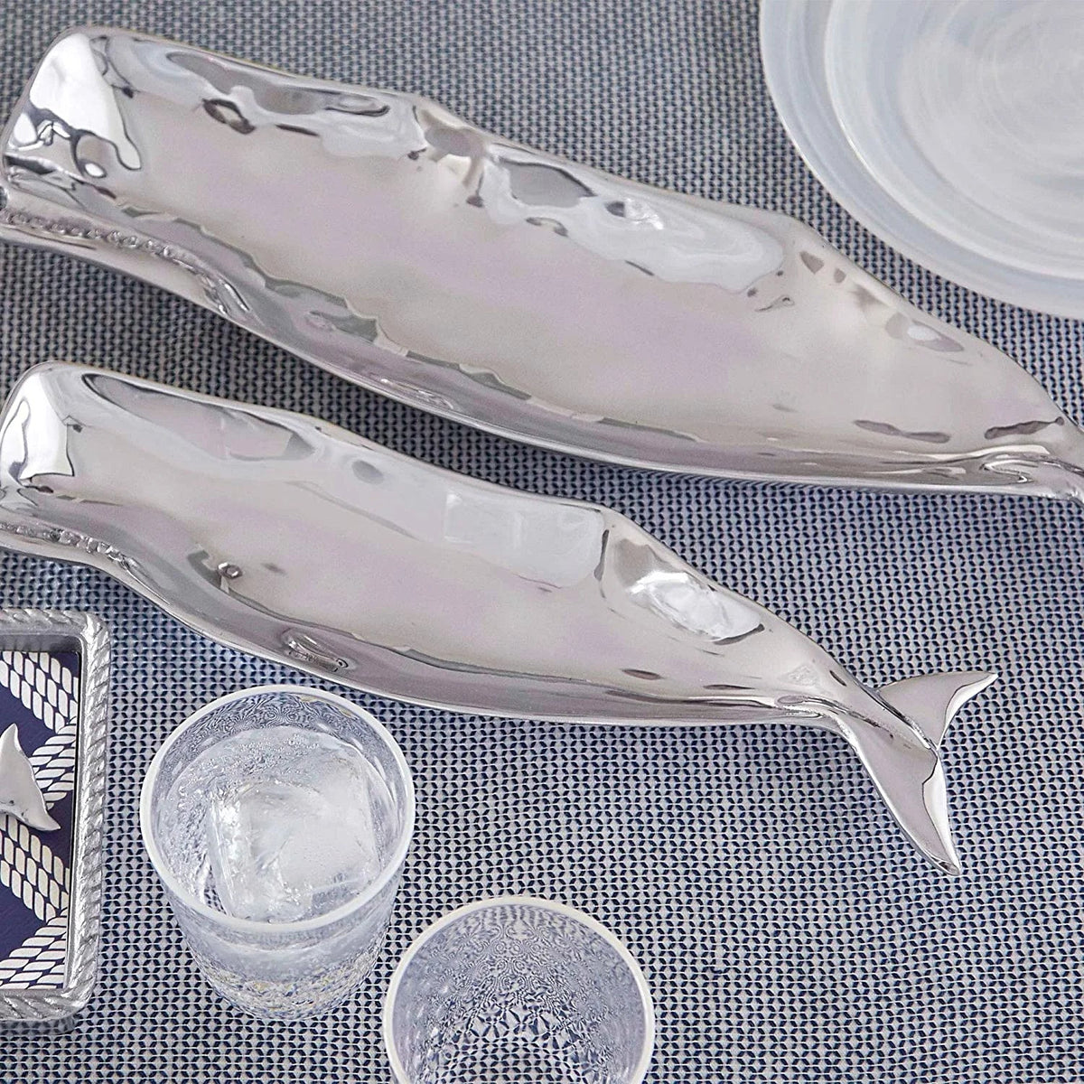 QIXIAN Nantucket Whale Large Dish, Aluminum