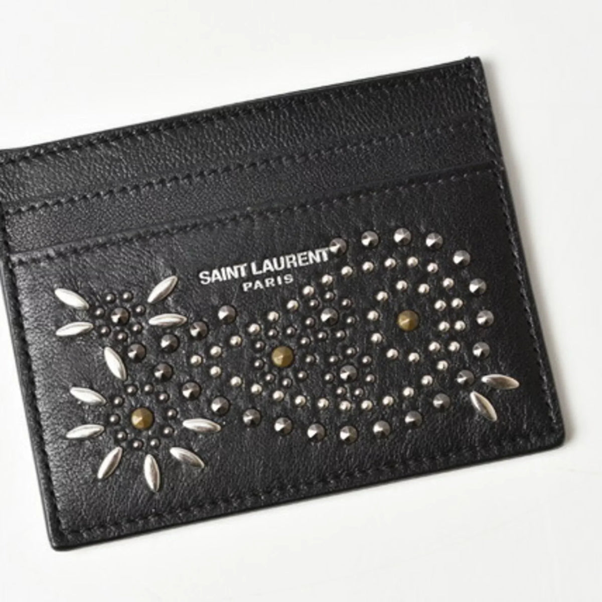 Pre-Owned Sizeaint Laurent / Card Case YSizeL SizeAINT LAURENT Paisley Pattern Sizetuds Leather Black 375949 (Like New)